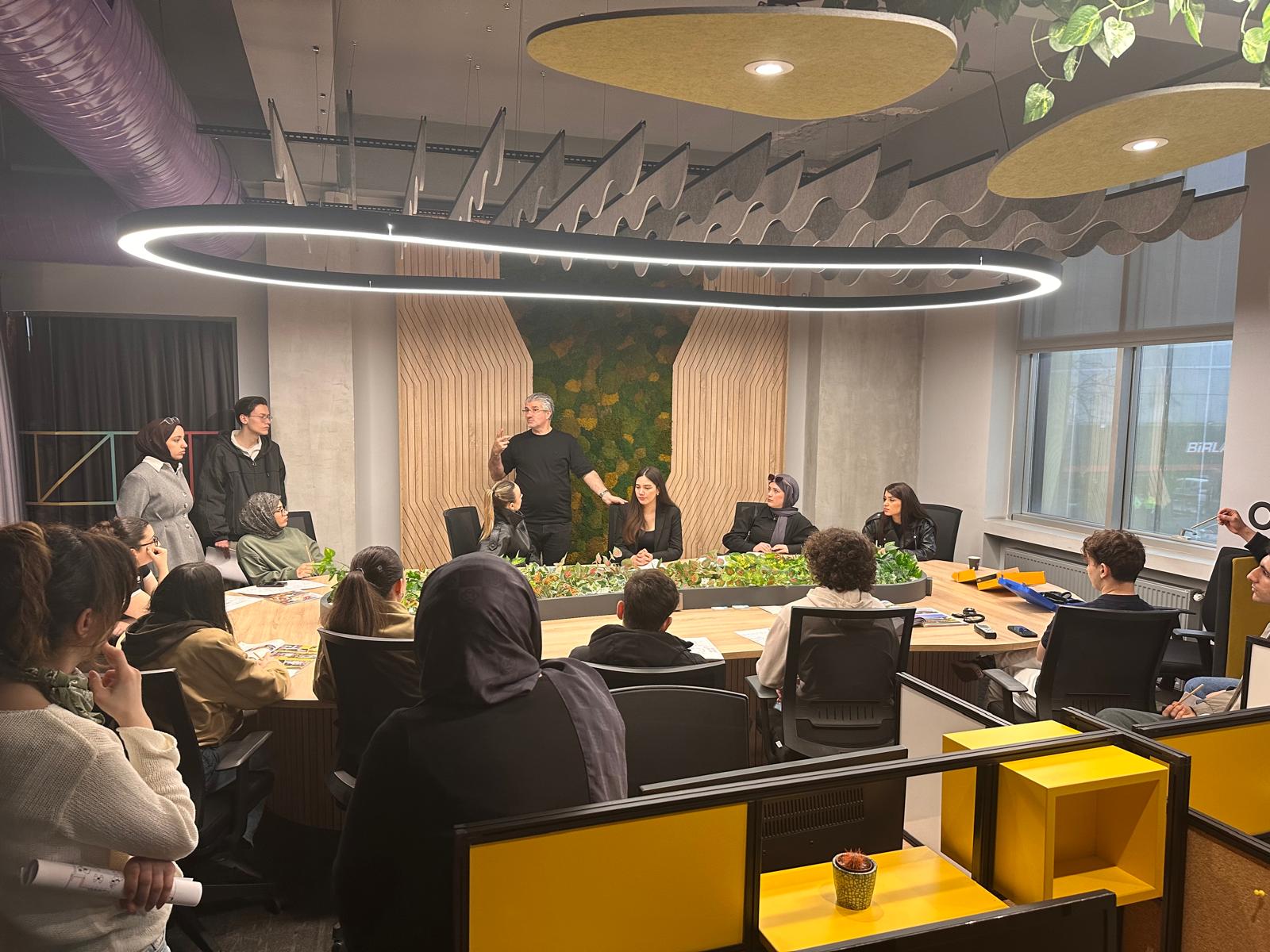Mod Tasarım | Tasarımda Akustik ve Aydınlatma Öğrencileri Ofiste Her Şey Deneyim Merkezi’nde
